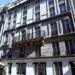 Le Petit Chomel Otel