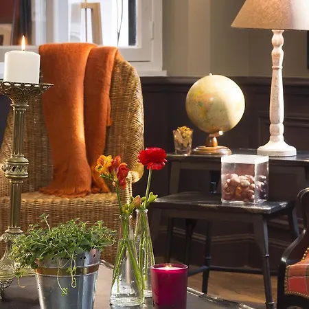 Chomel Hotel Отель