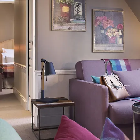 Le Petit Chomel Hotel