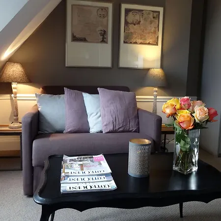 Hotel Le Petit Chomel 3*