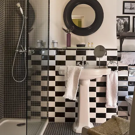 Hotel Le Petit Chomel 3*