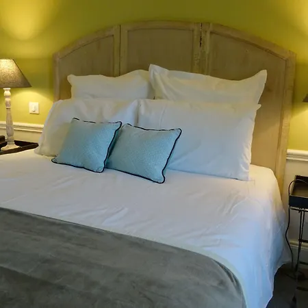 Hotel Le Petit Chomel 3*