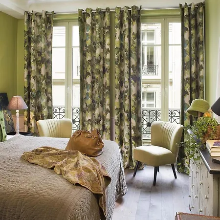 Отель Chomel Hotel 3*