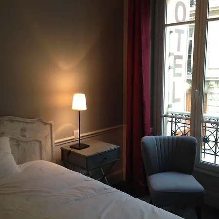 Chomel Hotel 3*