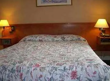 Le Petit Chomel Hotel 3*