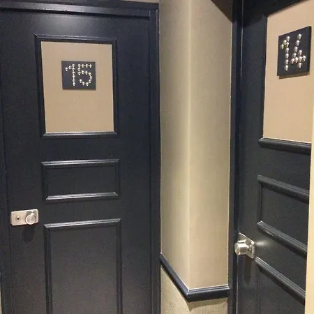 Hotel Le Petit Chomel 3*