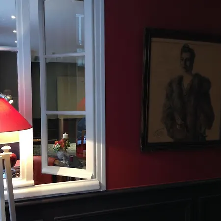 Chomel Hotel Отель