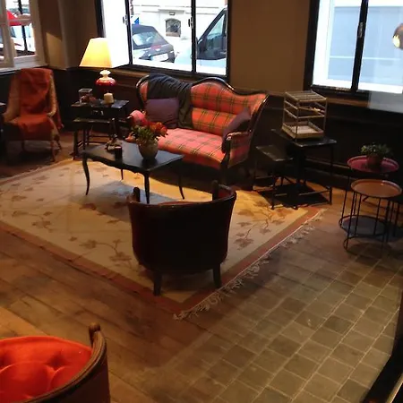 Le Petit Chomel Hotel 3*