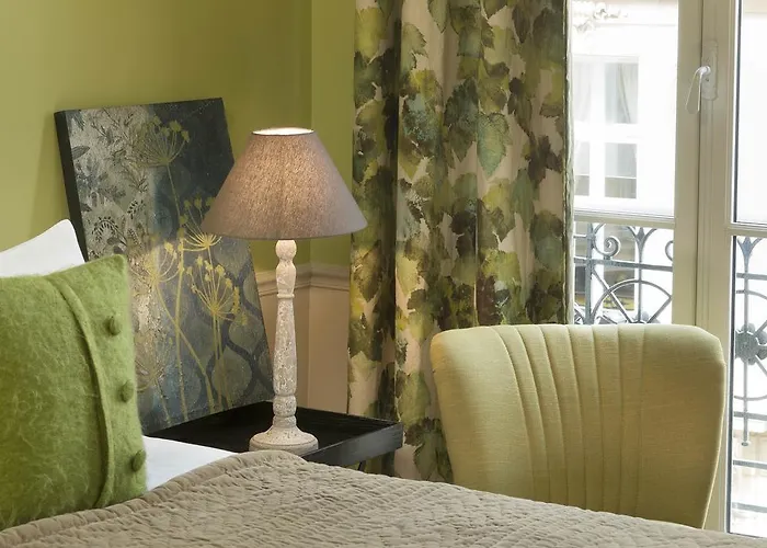 ホテル Le Petit Chomel パリ