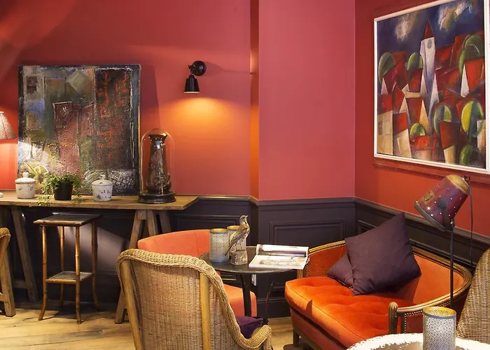 Le Petit Chomel ホテル パリ