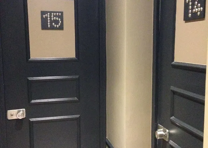 Hotel Le Petit Chomel 3*