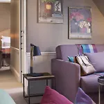 Le Petit Chomel Hotel