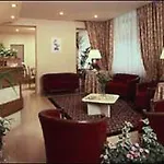 Le Petit Chomel Hotel 3*
