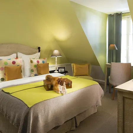 Отель Le Petit Chomel 3*