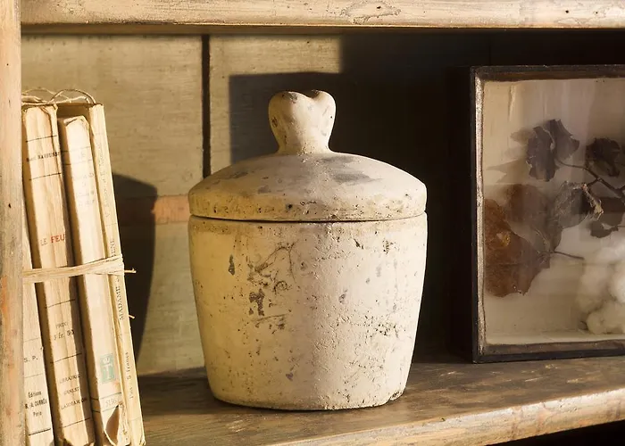 Le Petit Chomel Hotel 3*