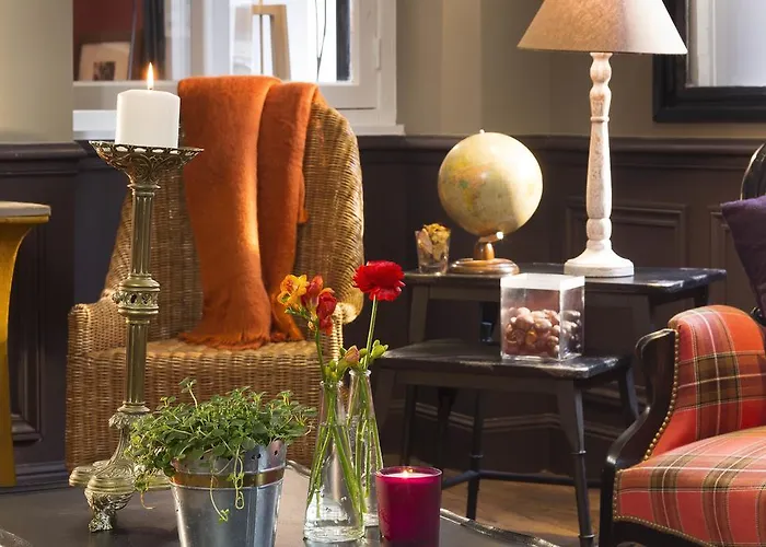 Le Petit Chomel Hotel