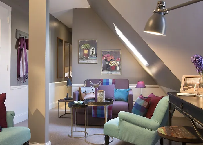 Le Petit Chomel Hotel