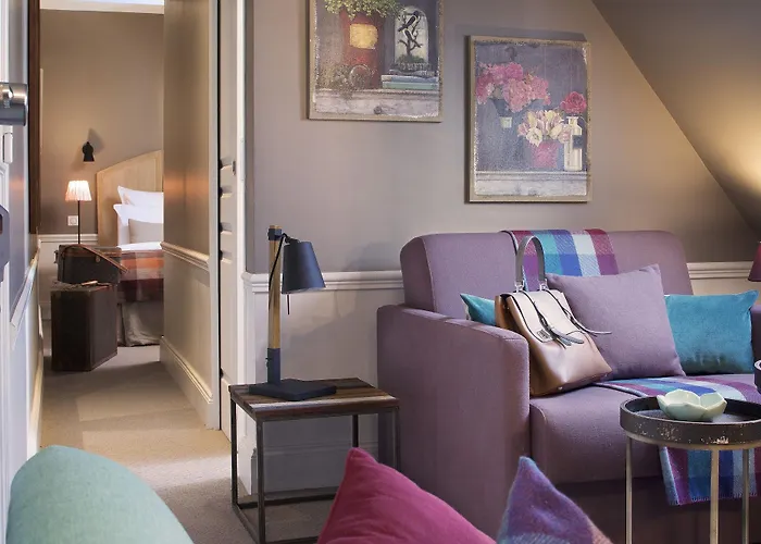 Le Petit Chomel Hotel