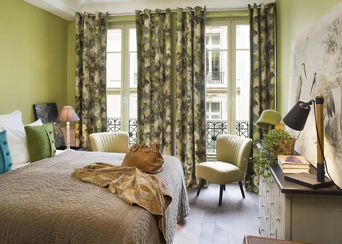 Hotel Le Petit Chomel 3*