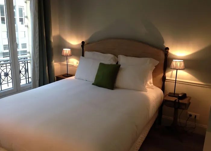 Le Petit Chomel Hotel